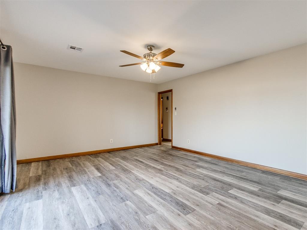 421 Foreman Avenue Property Photo 7