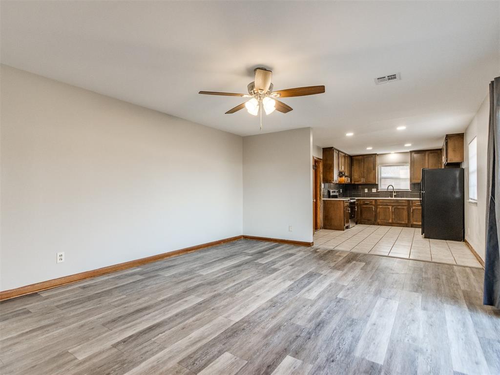 421 Foreman Avenue Property Photo 8