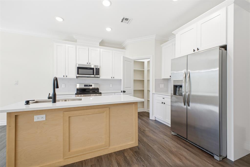 12444 Oak Alley Property Photo 4