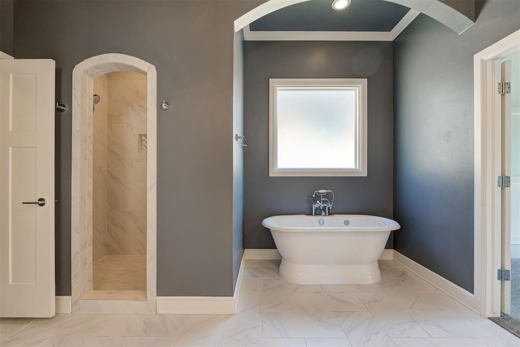 15704 James Thomas Court Property Photo 10