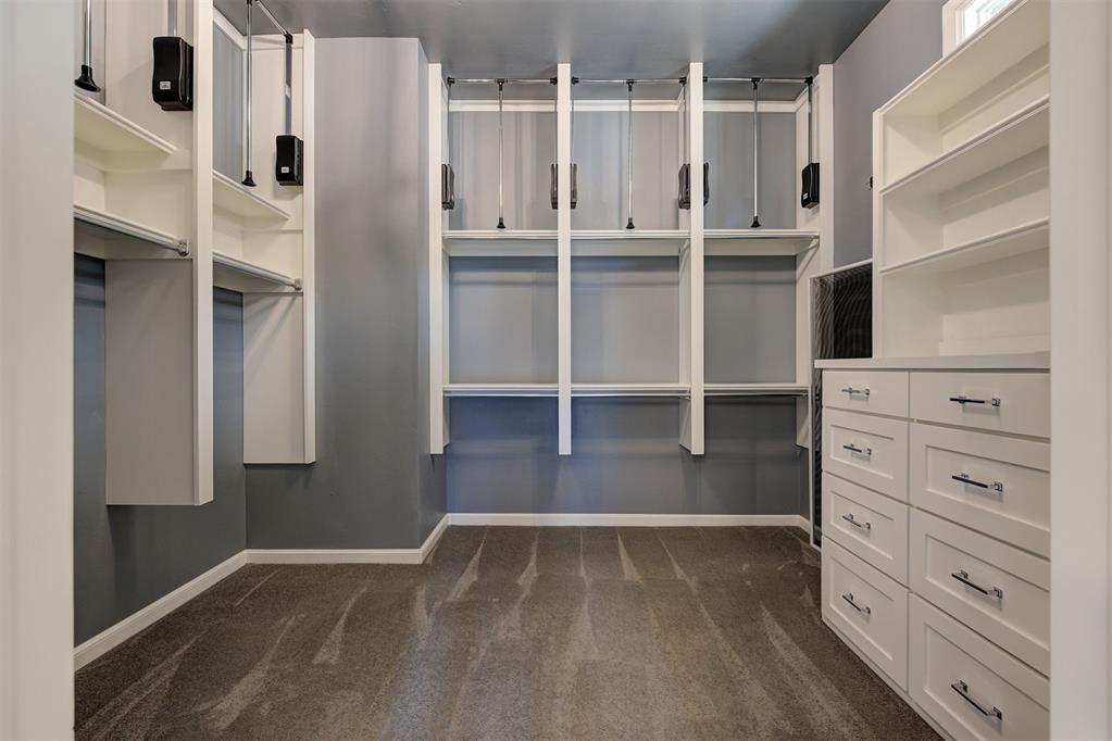 15704 James Thomas Court Property Photo 11