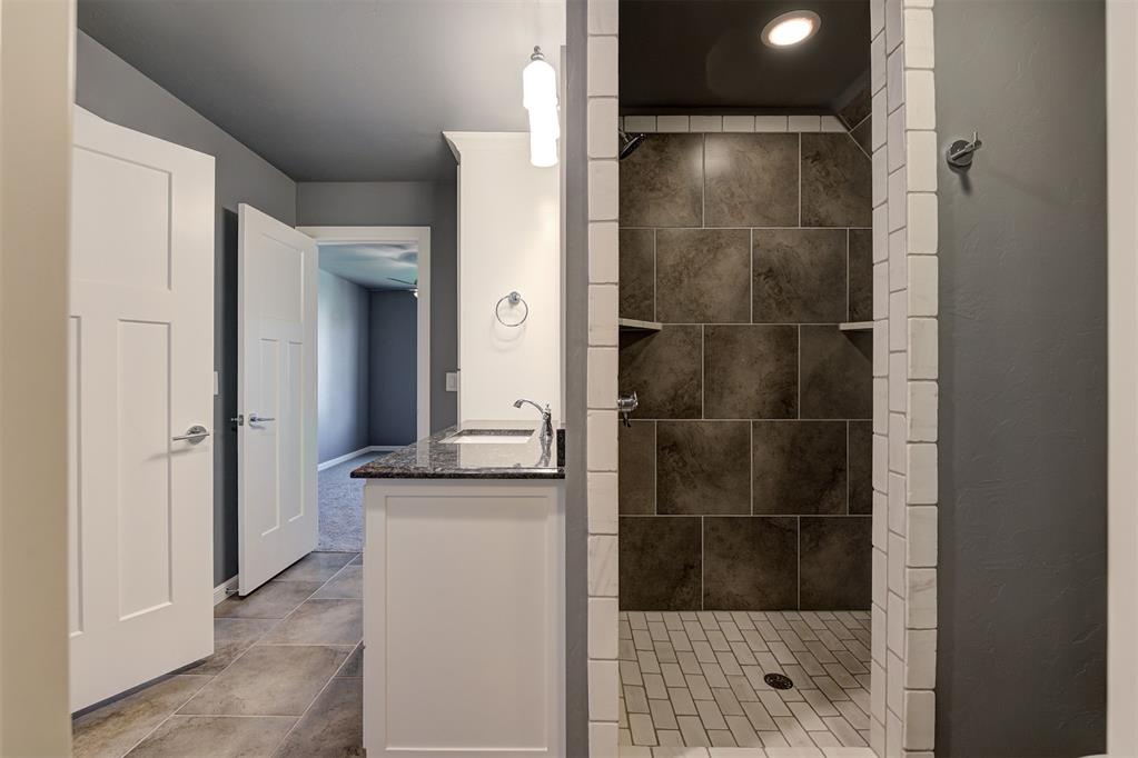 15704 James Thomas Court Property Photo 18