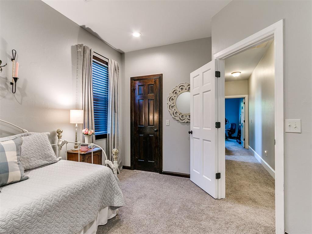 2612 Cheval Pointe Drive Property Photo 13