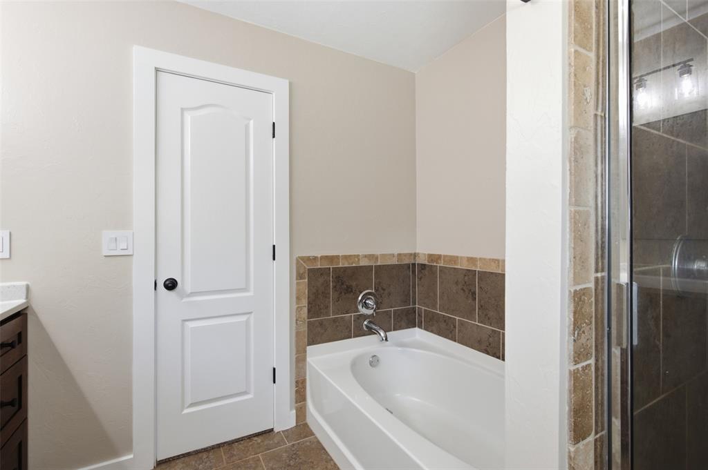 2026 Bradford Circle Property Photo 23