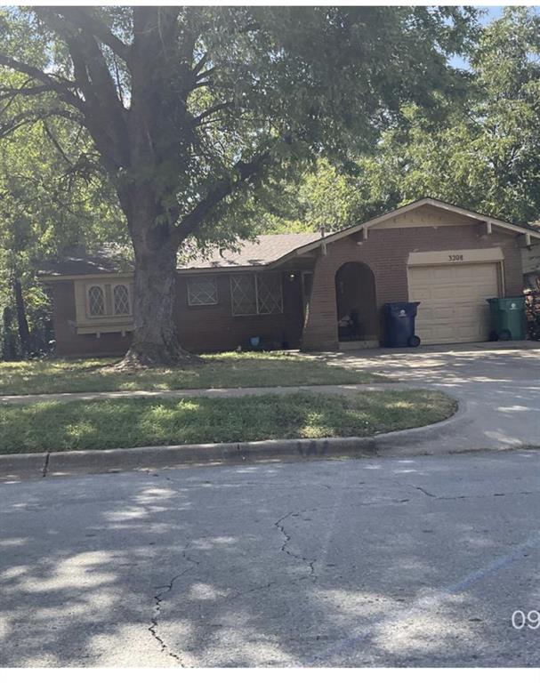 3208 Se Parker Drive Property Photo 1