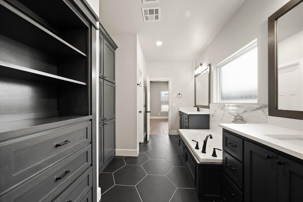 10820 Wild Horse Creek Drive Property Photo 11