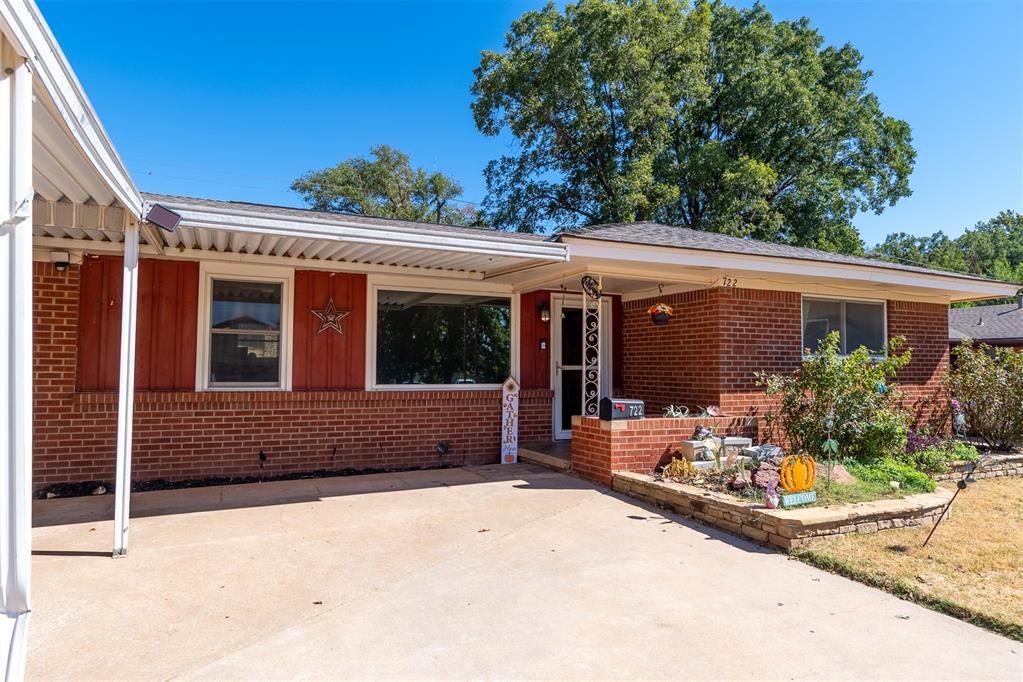722 Cinmac Street Property Photo 3