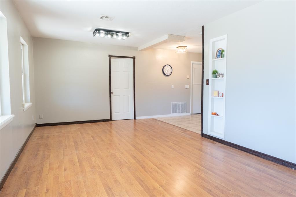 722 Cinmac Street Property Photo 4