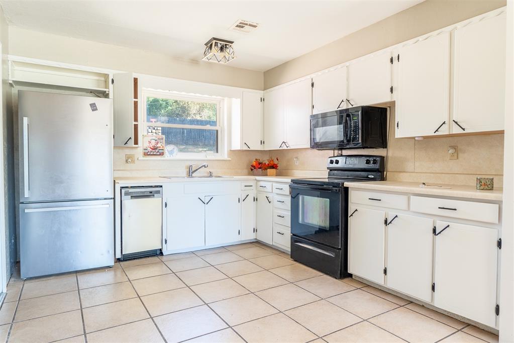 722 Cinmac Street Property Photo 6