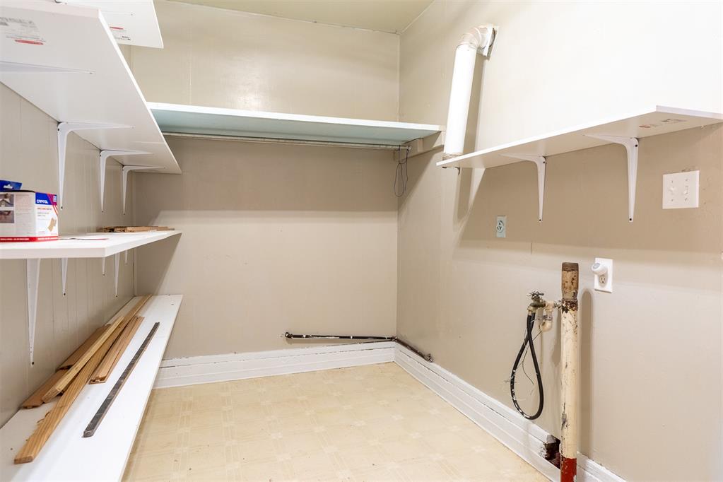 722 Cinmac Street Property Photo 8