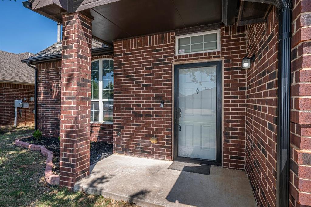 11613 Sw 11th Street Property Photo 4