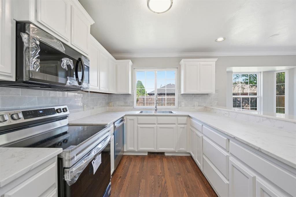 11613 Sw 11th Street Property Photo 10