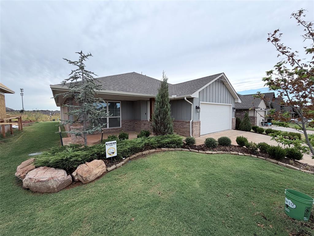 18137 Autumn Grove Drive Property Photo 2