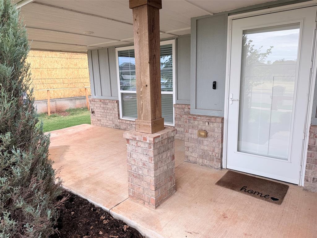 18137 Autumn Grove Drive Property Photo 3