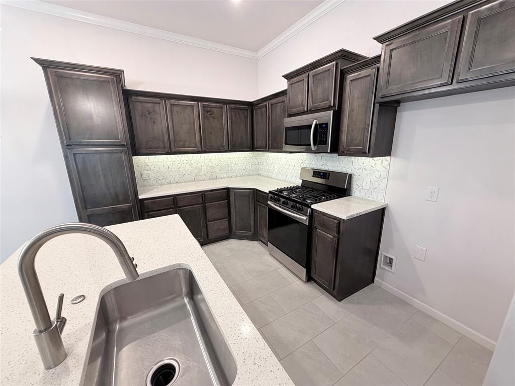 18137 Autumn Grove Drive Property Photo 7