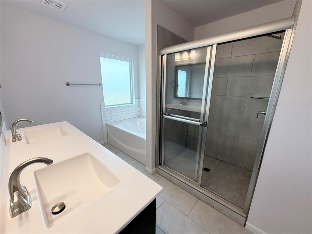 18137 Autumn Grove Drive Property Photo 11