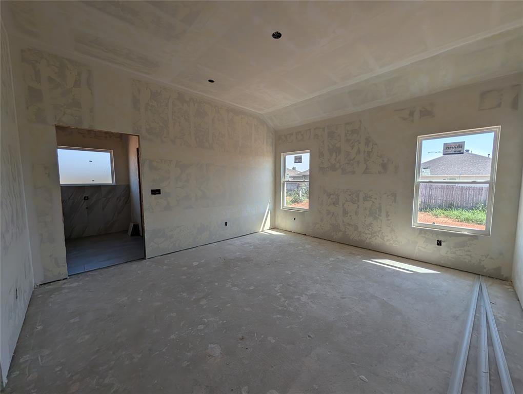 5012 Fieldstone Drive Property Photo 7