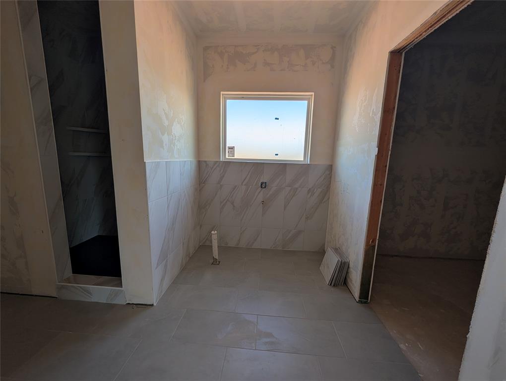 5012 Fieldstone Drive Property Photo 8