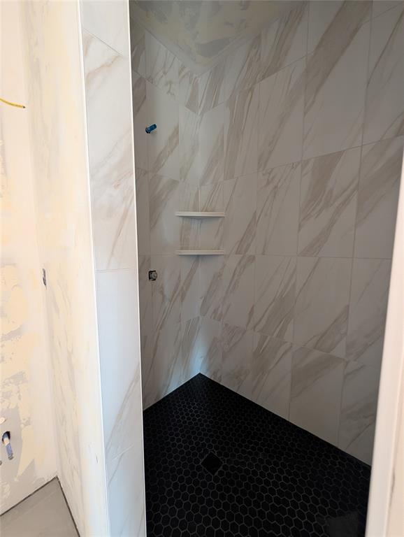 5012 Fieldstone Drive Property Photo 10
