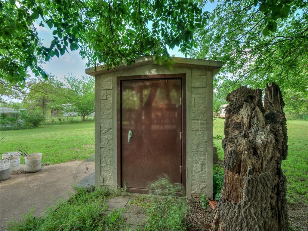 340013 E 810 Road Property Photo 8