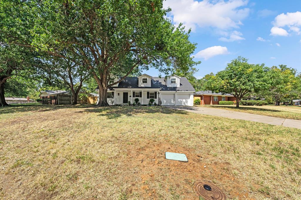1632 Rosemont Drive Property Photo 2