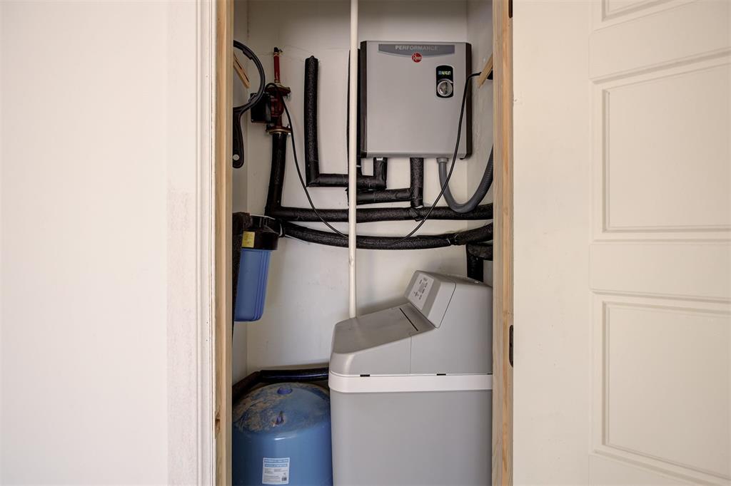 2444 Wolf Creek Bend Property Photo 45