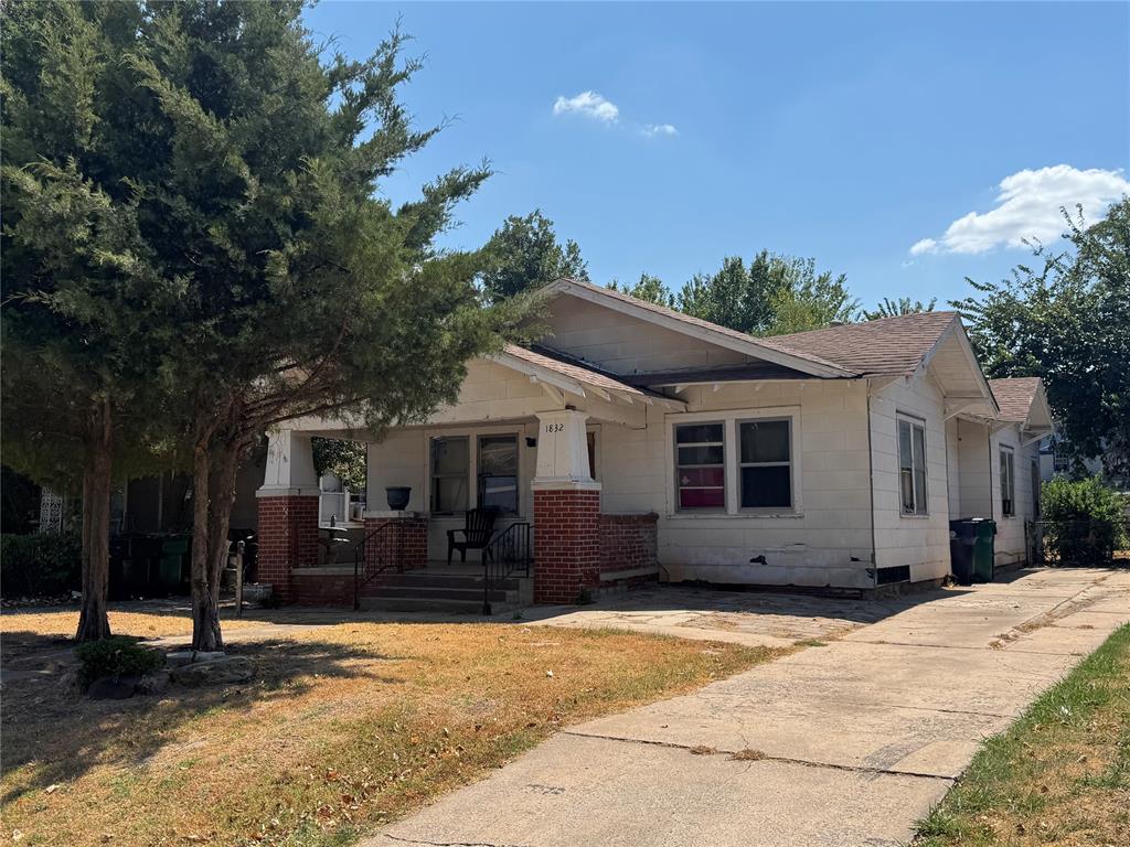 1832 NW 15th Street Property Photo 1