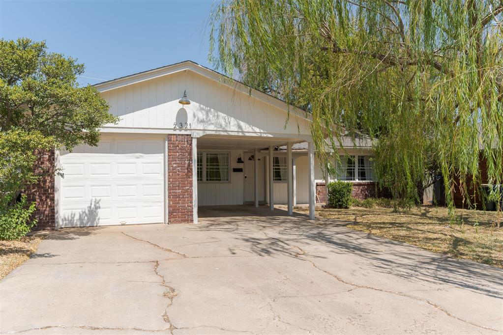 2321 Huntleigh Drive Property Photo 2