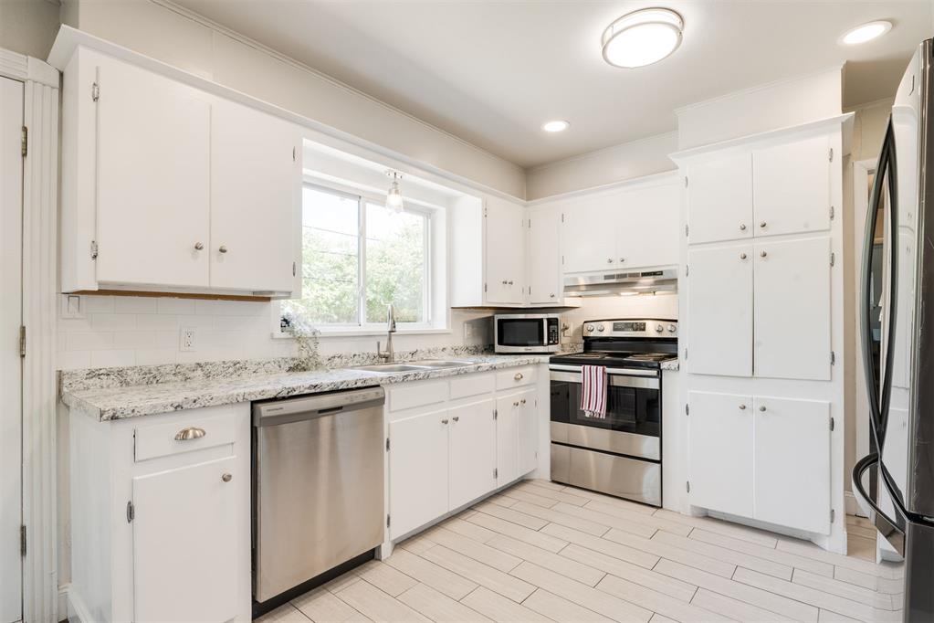 2321 Huntleigh Drive Property Photo 17