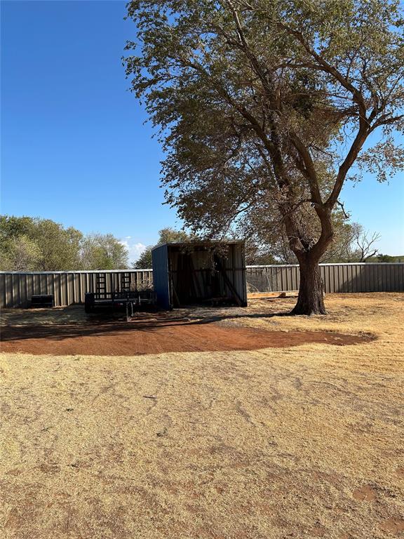 521 W Roh Street Property Photo 16
