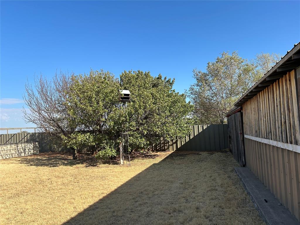 521 W Roh Street Property Photo 20