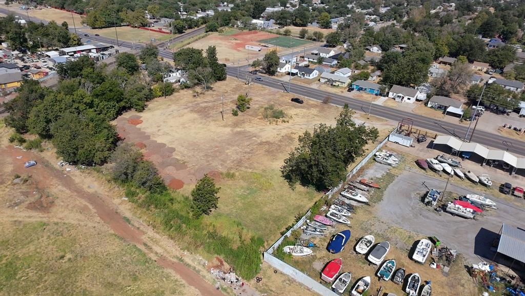 710 Se 44th Street Property Photo 3