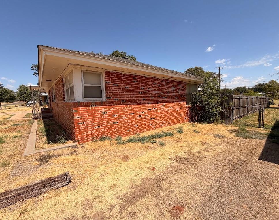 116 Sunset Street Property Photo 4