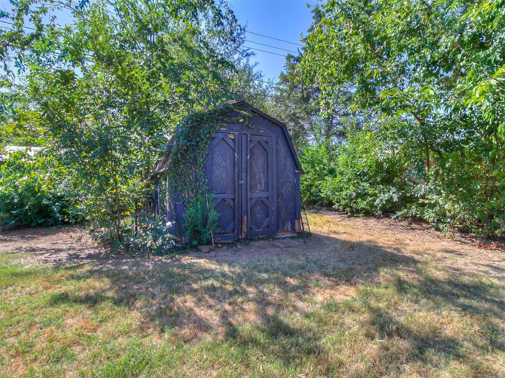 3020 W Fairfield Avenue Property Photo 2