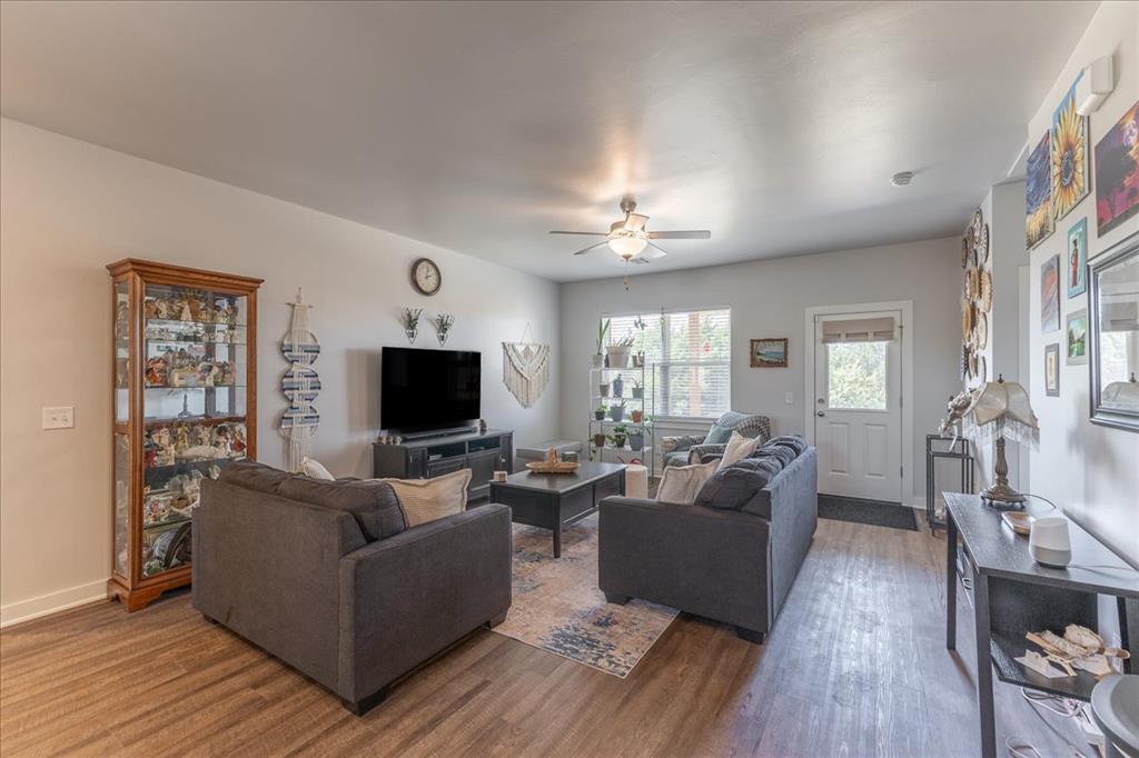 504 Evergreen Way Property Photo 8
