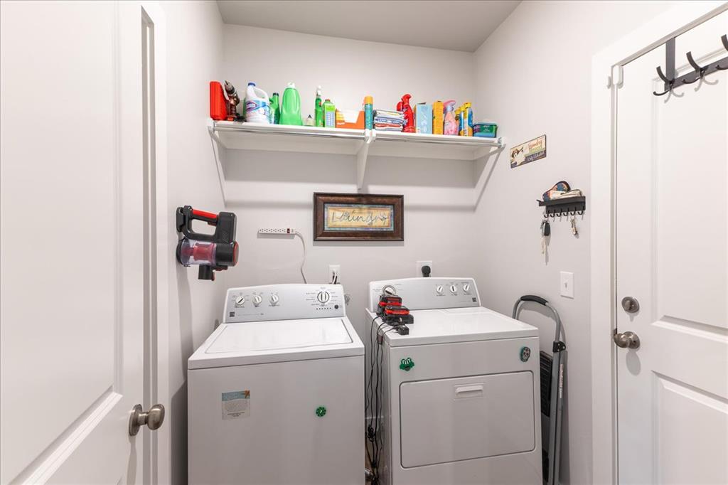 504 Evergreen Way Property Photo 38