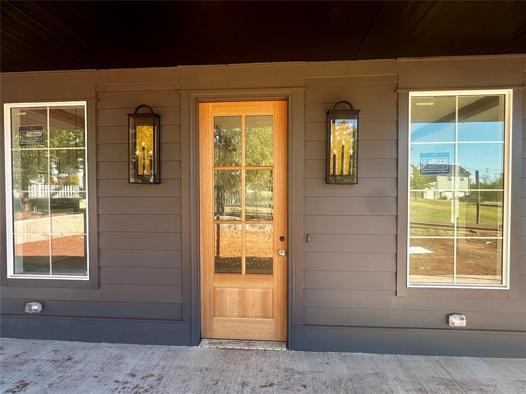 18436 Boardwalk Crossing Property Photo 2