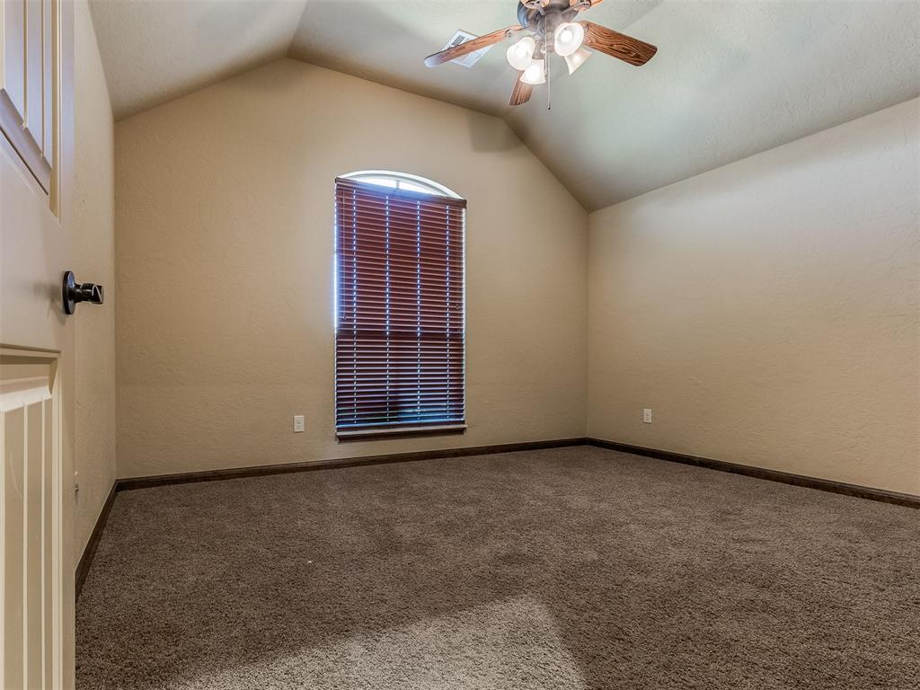2812 Sw 95th Street Property Photo 3
