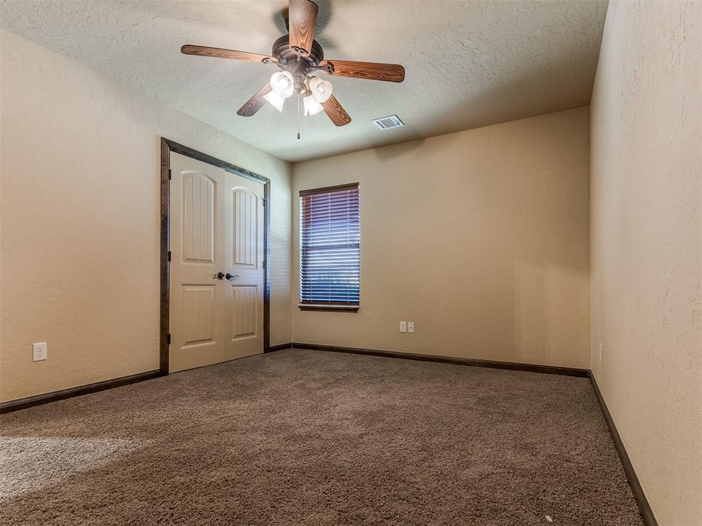 2812 Sw 95th Street Property Photo 5