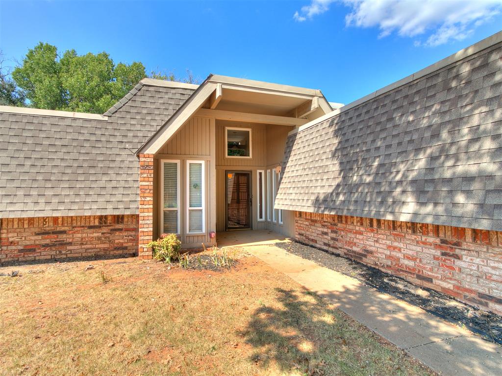 8905 Stanford Court Property Photo 3