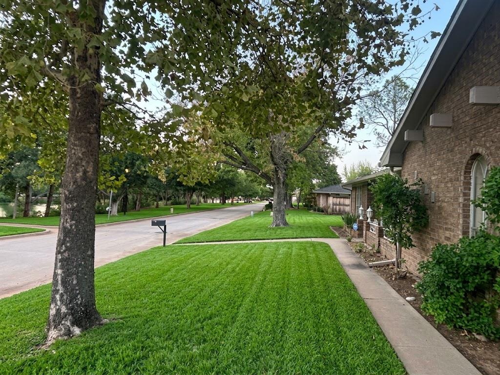 8900 Sheringham Drive Property Photo 7