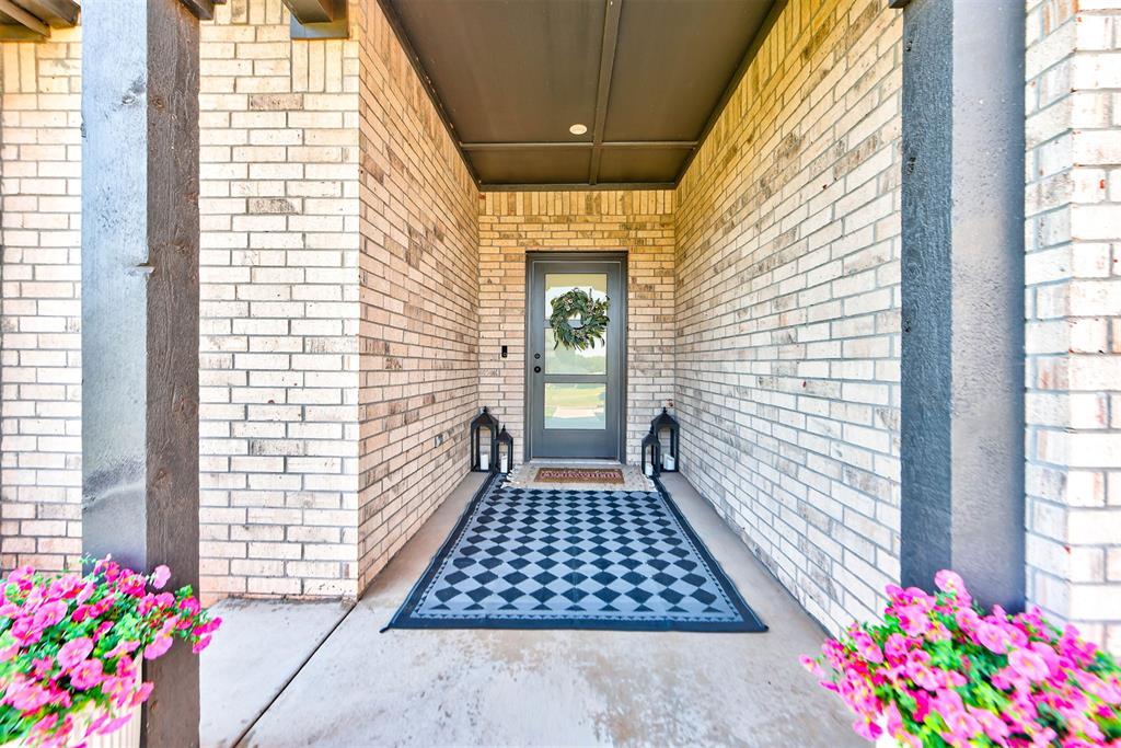 10121 Oakwood Drive Property Photo 3