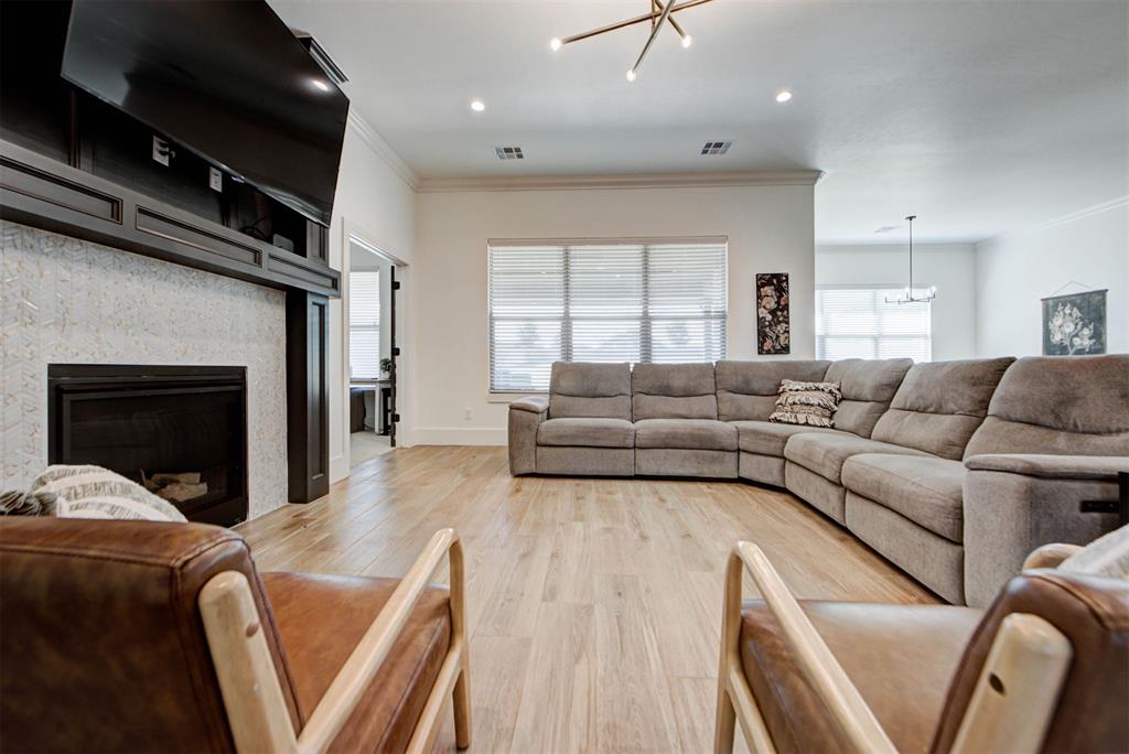 10121 Oakwood Drive Property Photo 8