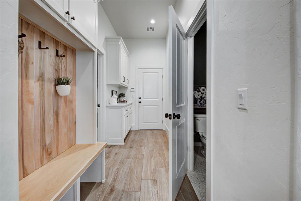 10121 Oakwood Drive Property Photo 34