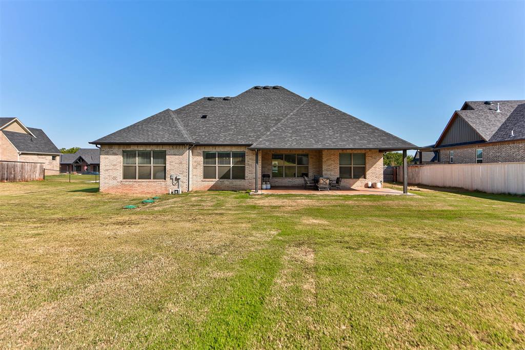 10121 Oakwood Drive Property Photo 44