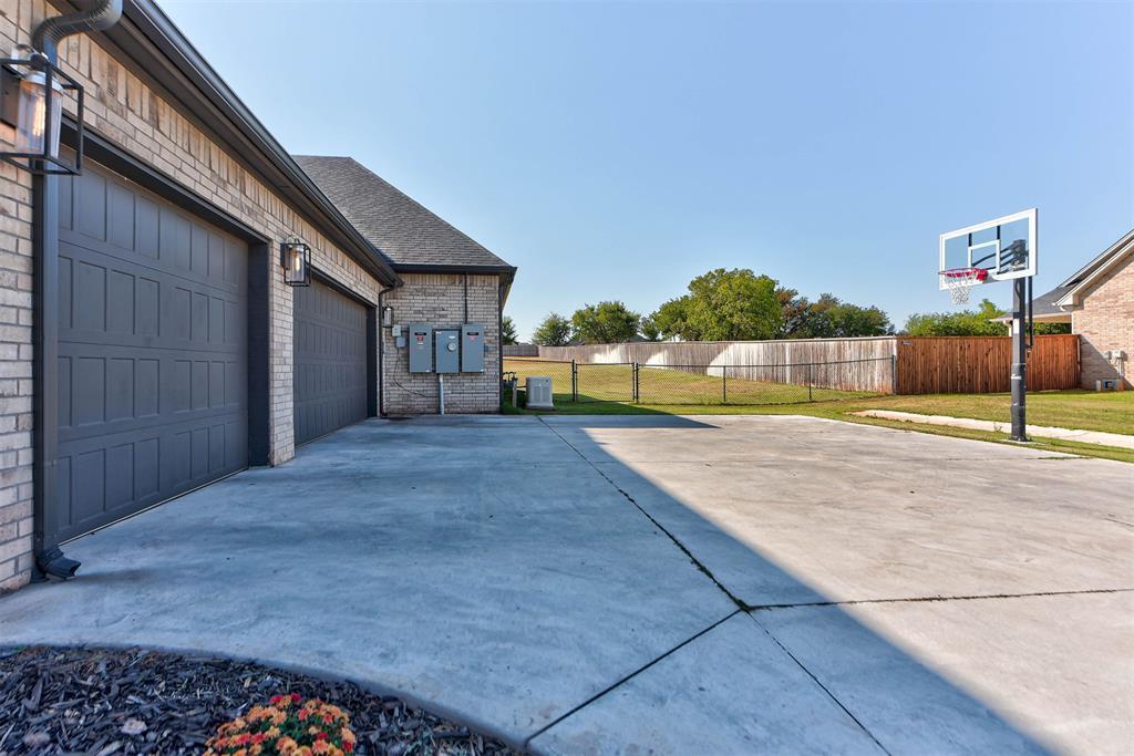 10121 Oakwood Drive Property Photo 47