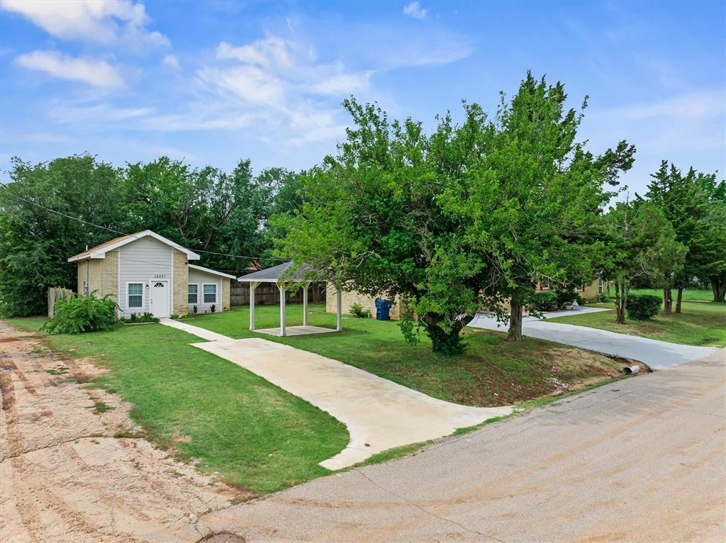 1223 E Vilas Avenue Property Photo 5