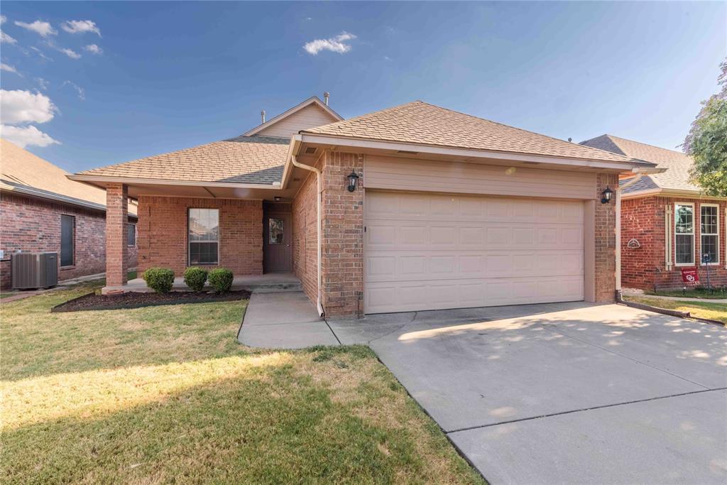 520 SW 123rd Place Property Photo 1