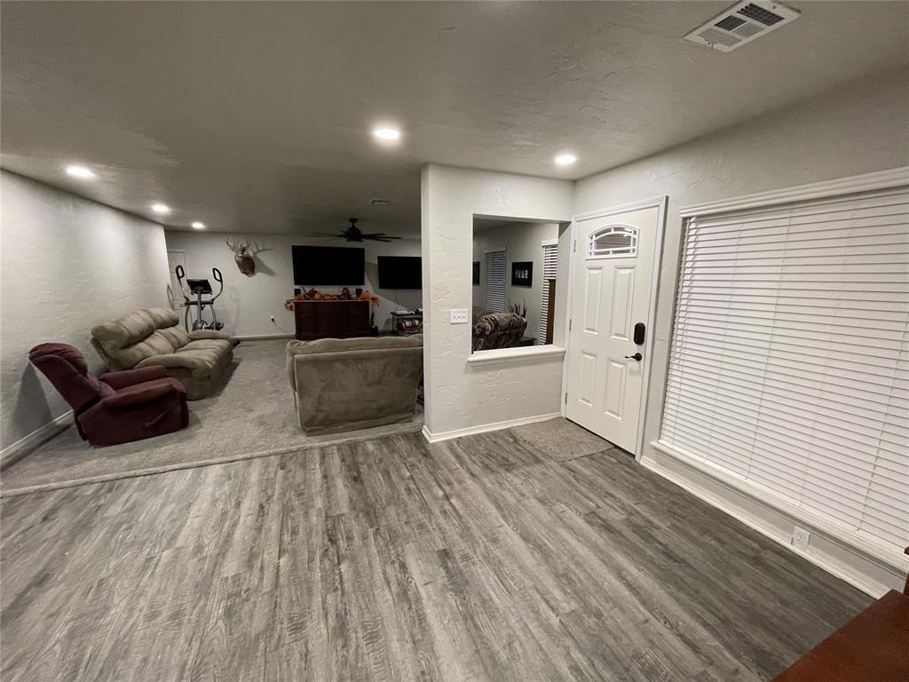 520 Adams Street Property Photo 4