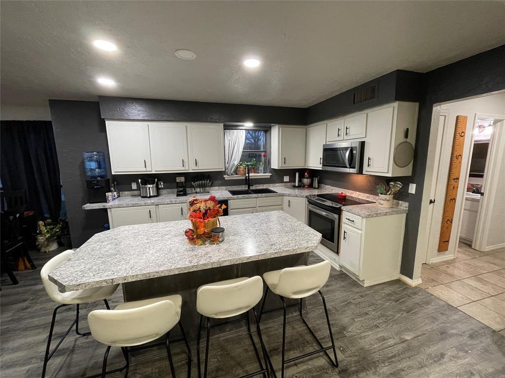 520 Adams Street Property Photo 10